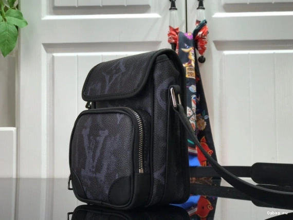 MESSENGER VUITTON LOUIS AMAZON NANO 0731